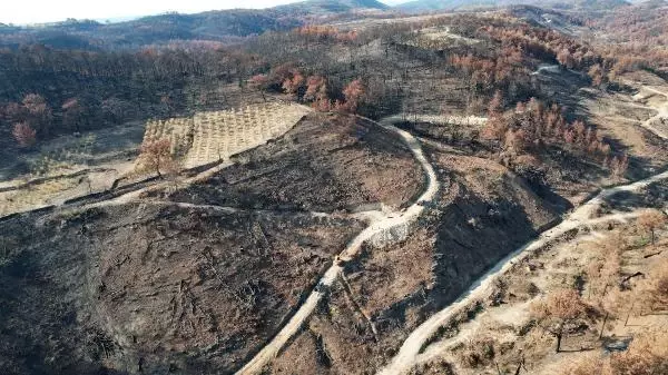 MANAVGAT'TA YANAN EVLER BAĞIŞLARLA YENİLENİYOR