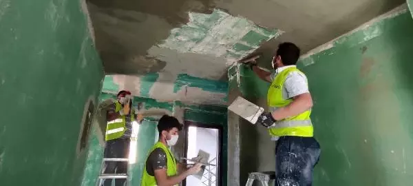 MANAVGAT'TA YANAN EVLER BAĞIŞLARLA YENİLENİYOR