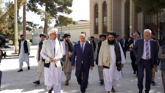 Özbekistan Dışişleri Bakanı Kamilov, Afganistan'da Taliban hükümeti ile görüştü