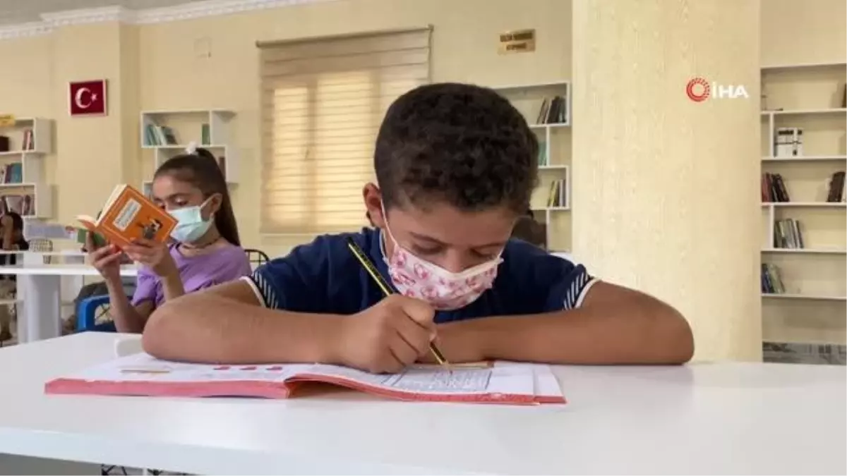 Taziye evini kütüphaneye çevirerek mahallenin kütüphane ihtiyacını giderdiler
