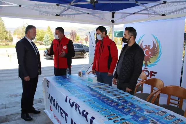 Tokat'ta polis üniversite öğrencilerini terör örgütlerine karşı uyardı
