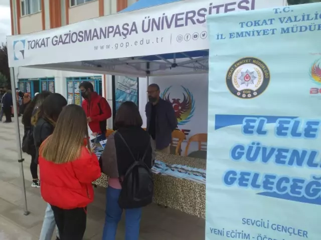 Tokat'ta polis üniversite öğrencilerini terör örgütlerine karşı uyardı