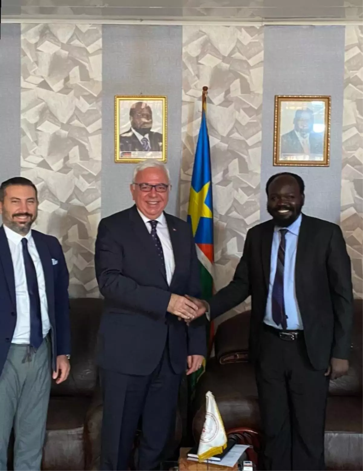 Türkiye'nin Cuba Büyükelçisi Mutaf, Güney Sudan İnsani İşler Bakanı Majongdit ile görüştü