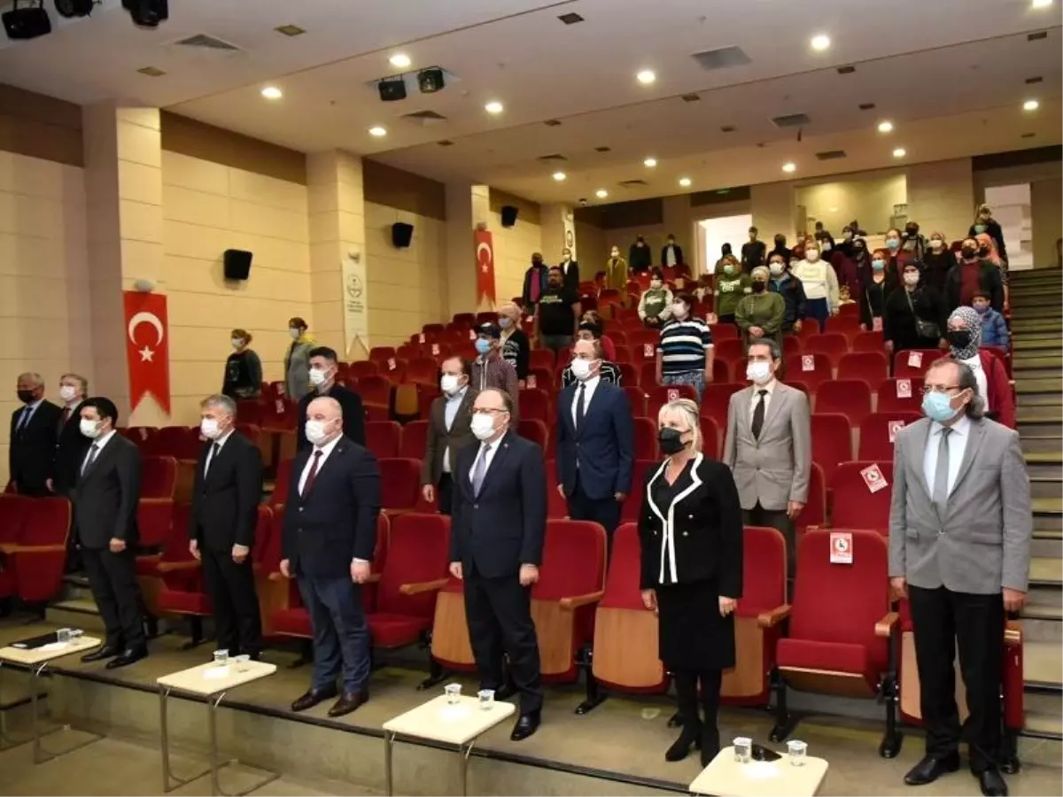 Vali Mustafa Tutulmaz, 'Eğitime Devamlılıkta Ebeveyn, Çocuk ve Okul Etkileşimi' Konulu Konferansa Katıldı