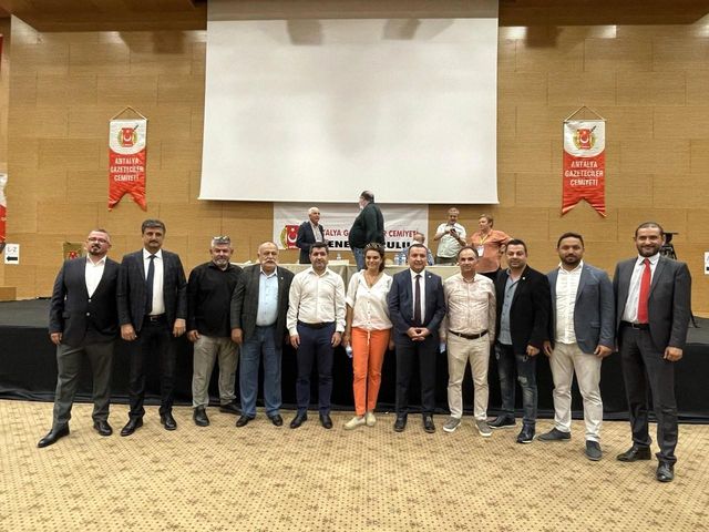 Antalya Gazeteciler Cemiyeti Başkanlığı'na İdris Taş seçildi