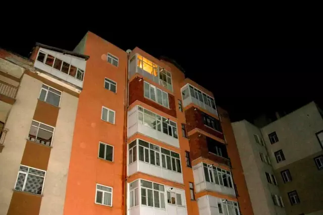 Balkondan düşen 8 yaşındaki çocuk hayatını kaybetti
