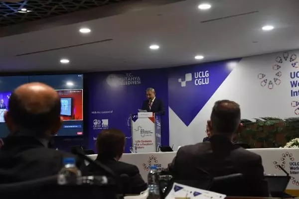 Emilia Saiz: Aracı şehirler, iş bulma gibi sorunlarının çözülmesinde kritik önem sahip