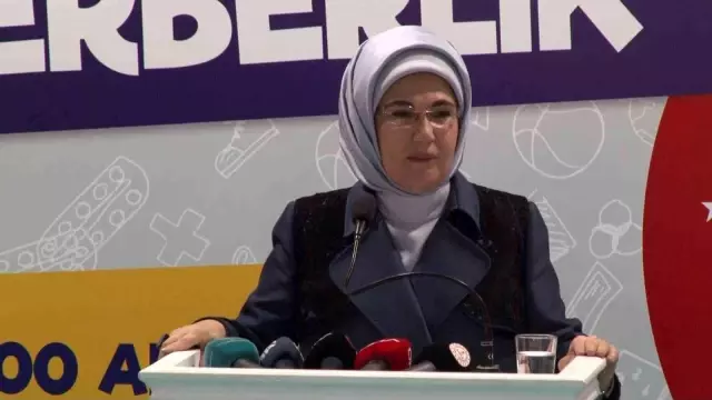 Emine Erdoğan: "Kadınların güçlenmesinin bir sonraki basamağı, daha güçlü ailelerin ortaya çıkmasıdır"