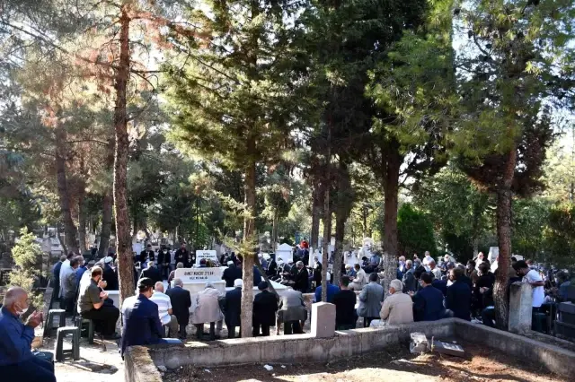 Hacı Ahmet Ziylan mezarı başında anılıyor
