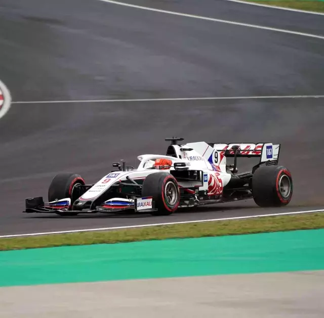 Hamilton kazandı ancak ilk sıra Bottas'ın!