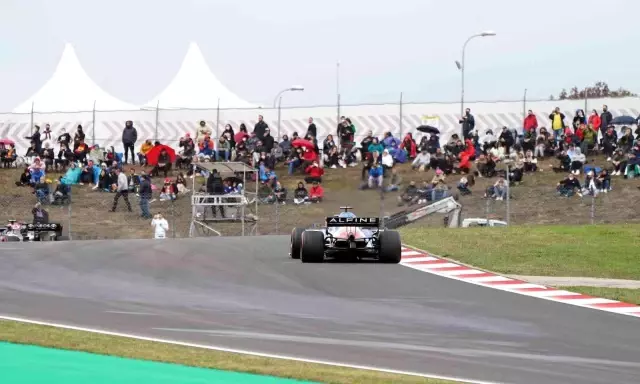 Hamilton kazandı ancak ilk sıra Bottas'ın!