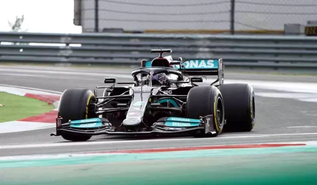 Hamilton kazandı ancak ilk sıra Bottas'ın!
