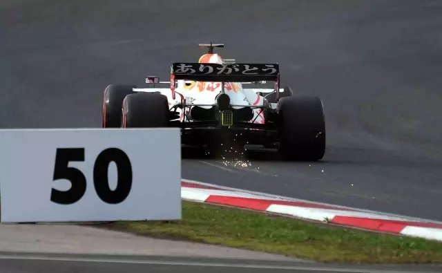 Hamilton kazandı ancak ilk sıra Bottas'ın!