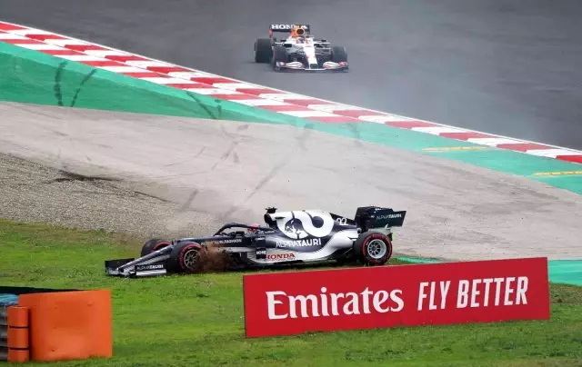 Hamilton kazandı ancak ilk sıra Bottas'ın!