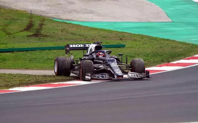 Hamilton kazandı ancak ilk sıra Bottas'ın!