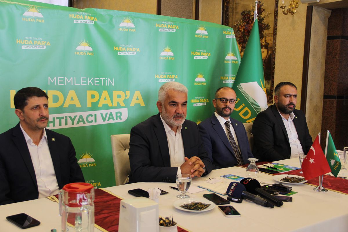 HÜDA PAR Genel Başkanı Yapıcıoğlu Malatya'da gazetecilerle bir araya geldi Açıklaması