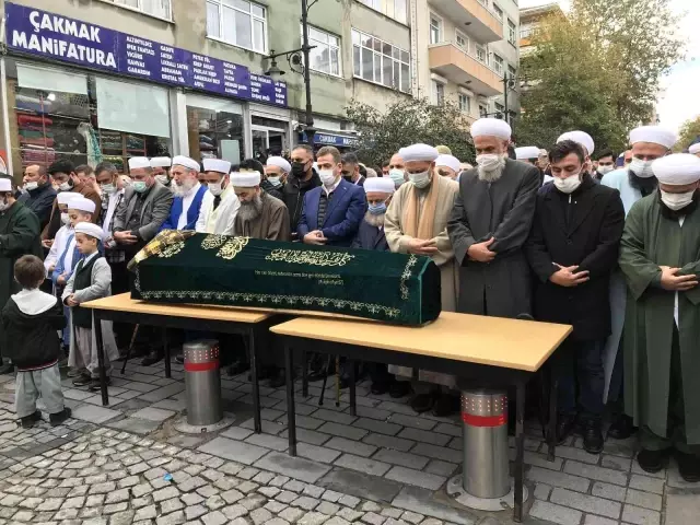 İsmailağa Cemaati'nden Hayriye Yazar Hoca son yolculuğuna uğurlandı