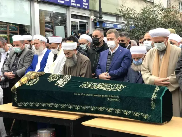 İsmailağa Cemaati'nden Hayriye Yazar Hoca son yolculuğuna uğurlandı