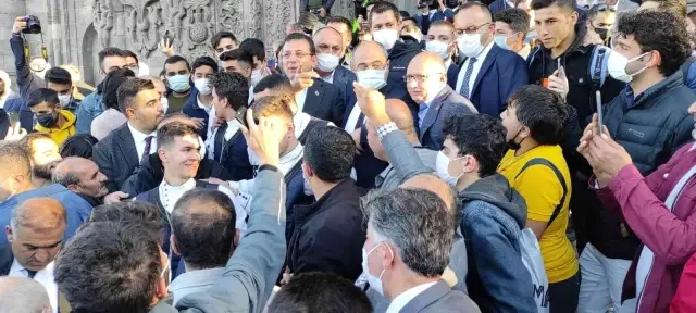 İstanbul Büyükşehir Belediye Başkanı İmamoğlu Erzurum'da tarihi yerleri gezdi