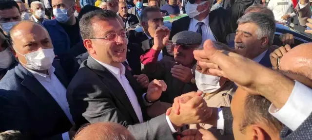 İstanbul Büyükşehir Belediye Başkanı İmamoğlu Erzurum'da tarihi yerleri gezdi