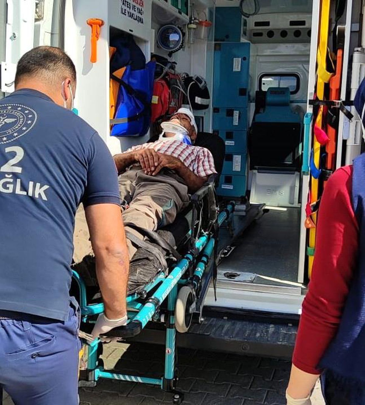 Kamyonet ile otomobil çarpıştı: 1 yaralı
