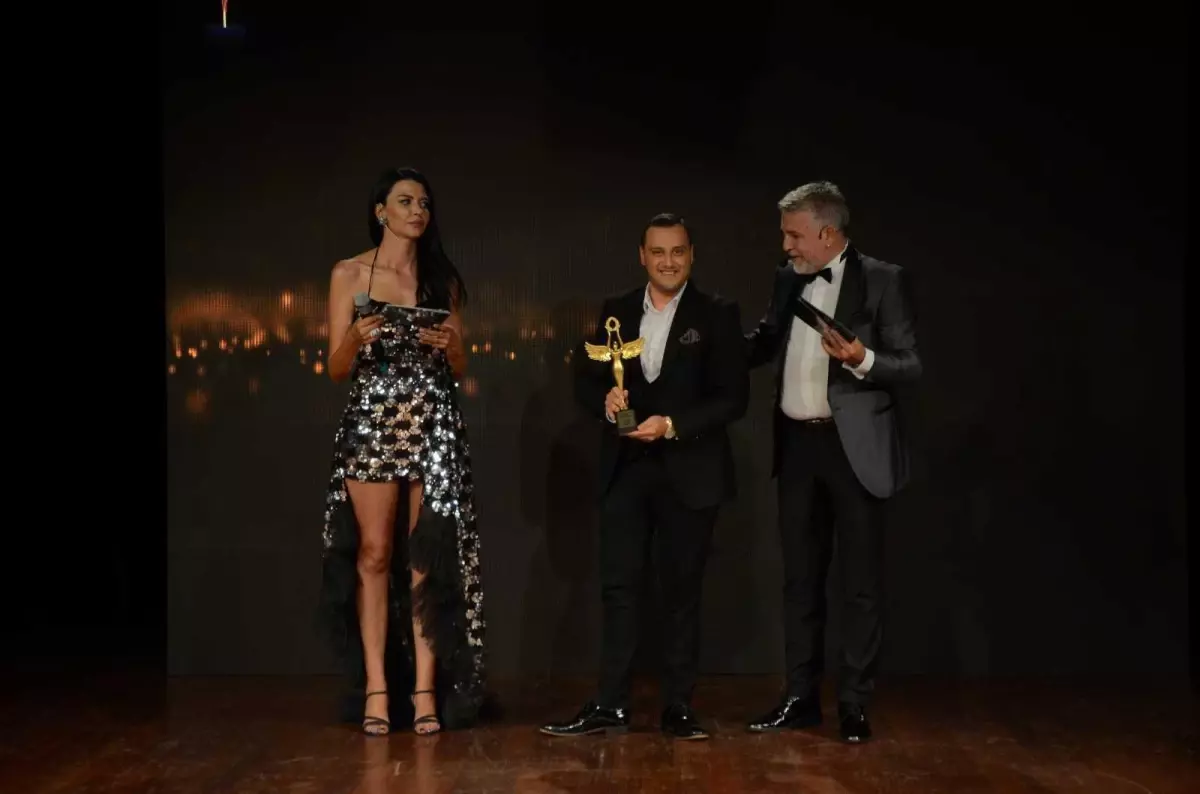 Yazar Anıl Budak, Yılın En İyi Spor Yazarı Ödülü'nü aldı