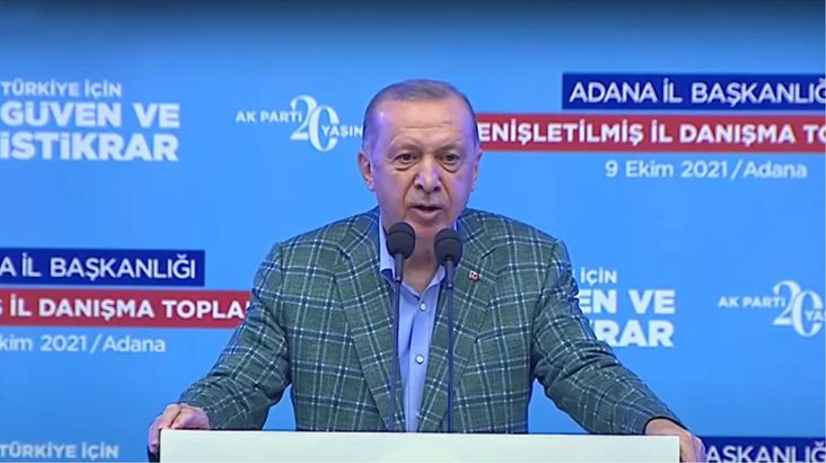 Cumhurbaşkanı Erdoğan'a pankart sürprizi: Gençliği Adana'nın sıcağı değil, senin aşkın yakar