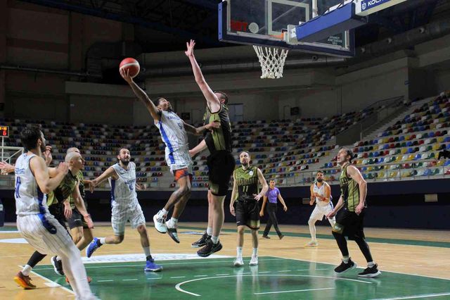 tbl kocaeli bsb kagitspor 78 akhisar belediye 2 14450297 o