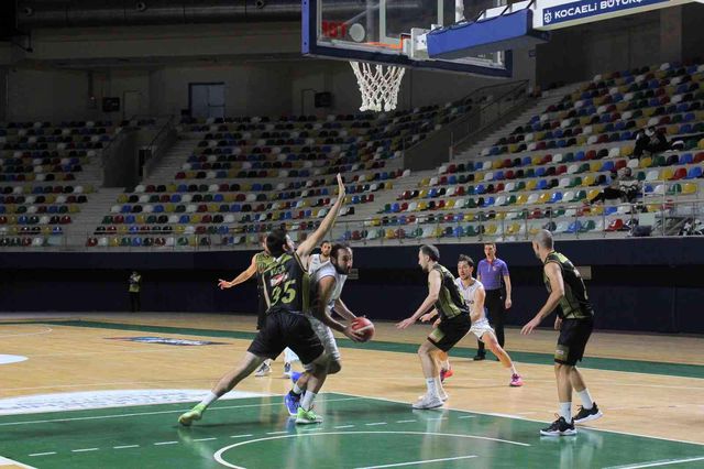 tbl kocaeli bsb kagitspor 78 akhisar belediye 5 14450297 o