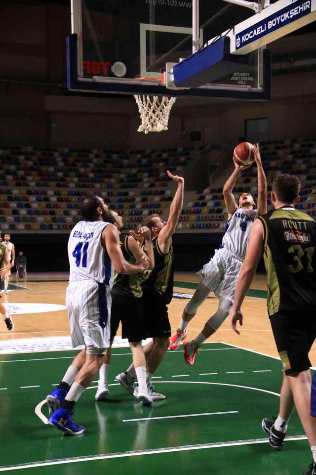 tbl kocaeli bsb kagitspor 78 akhisar belediye 8 14450297 o