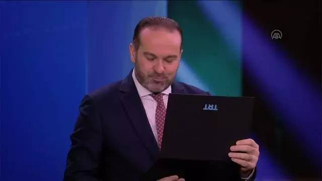 TRT'nin Geleceğin İletişimcileri Yarışması nda dereceye giren gençlere ödülleri verildi