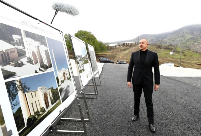 Aliyev, Ermenistan işgalinden kurtarılan Hadrut'u ve Tuğ köyünü ziyaret ettiAliyev: "Karabağ'da yeni bir devir başlıyor""Ermeniler yaklaşık 60 bin...