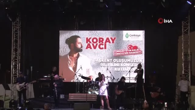 Ankara'nın başşehir oluşunun 98. yılı Çankaya'da Koray Avcı konseriyle kutlandı