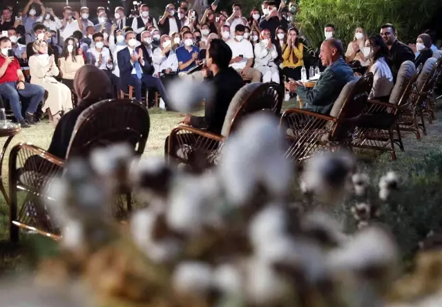Son dakika haber | Cumhurbaşkanı Erdoğan, Adana'da gençlerle buluştu