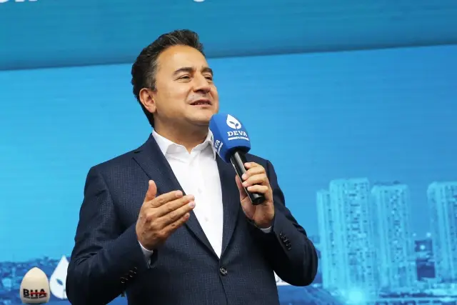 DEVA Partisi Genel Başkanı Babacan, partisinin Esenyurt İlçe Teşkilatı'nın açılışında konuştu