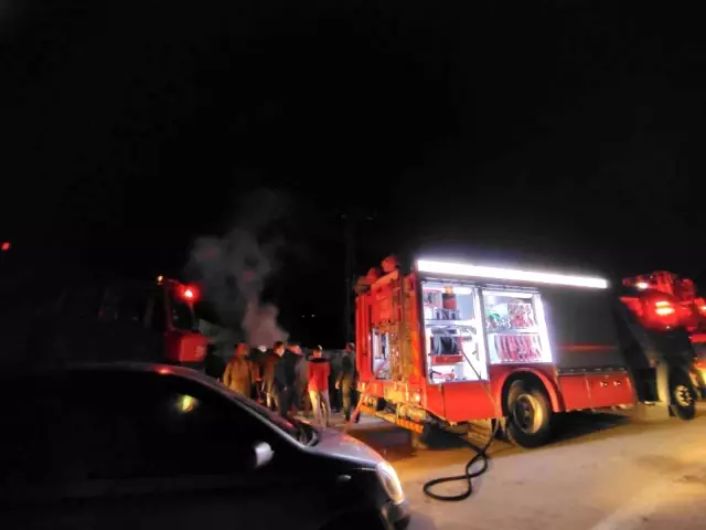 Fındık dolu kamyon alev alev yandı
