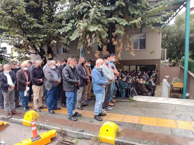 Gebze'de otomobilin çarptığı yaya yaralandı