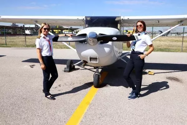 Göklere aşık pilot aile