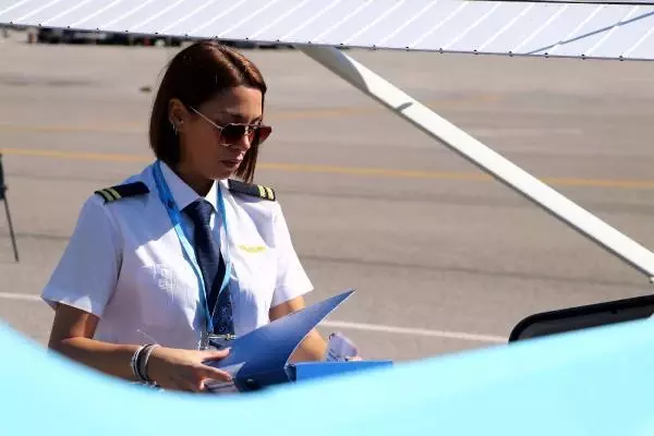Göklere aşık pilot aile
