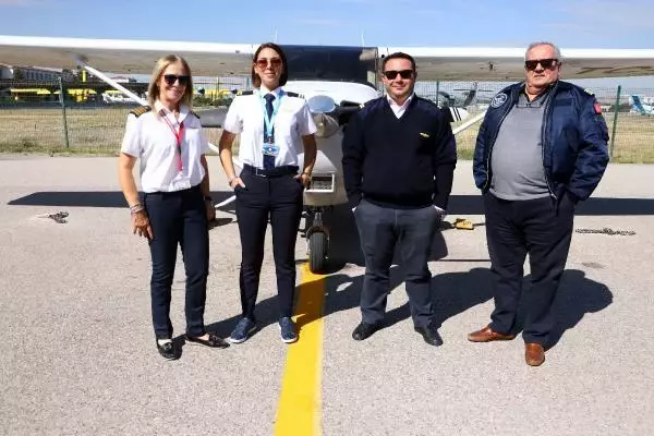 Göklere aşık pilot aile