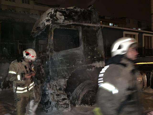 Park halindeki iki tırı alev topuna çeviren yangını sürücülerden birinin çıkardığı ortaya çıktı