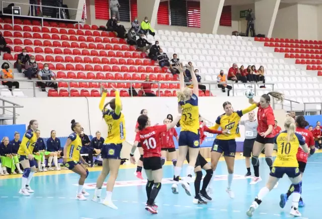 Kadın Hentbol Milli Takımı, İsveç'e 31-23 yenildi