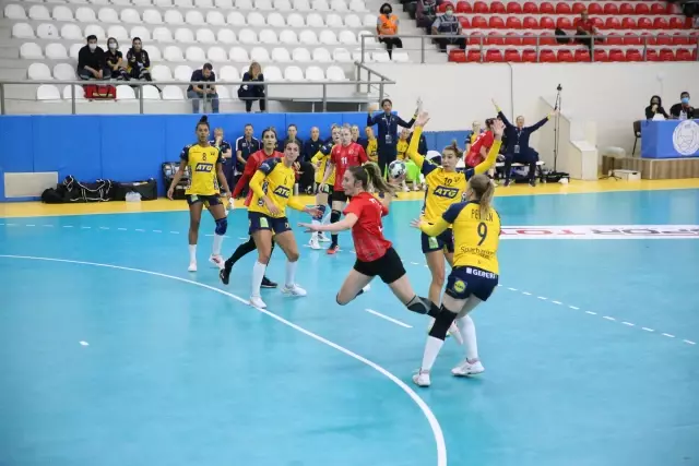 Kadın Hentbol Milli Takımı, İsveç'e 31-23 yenildi
