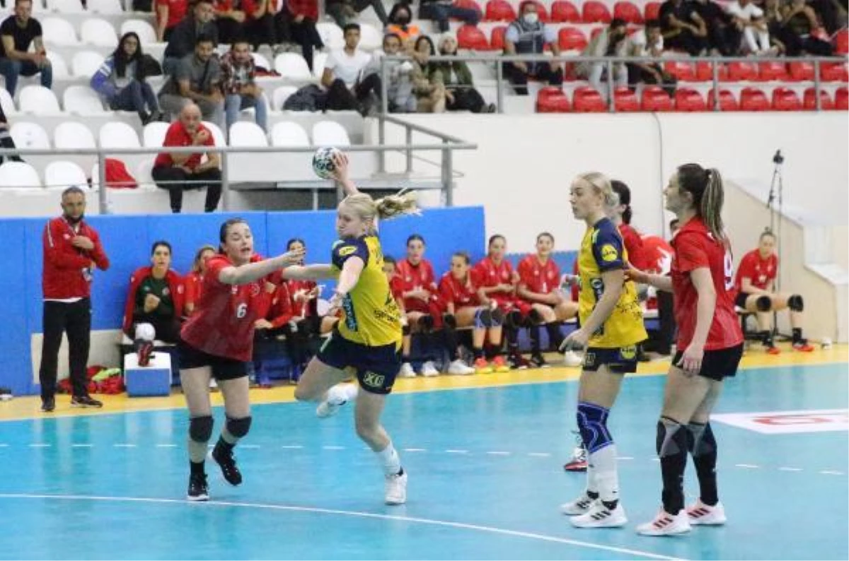 Kadın Hentbol Milli Takımı, İsveç'e 31-23 yenildi