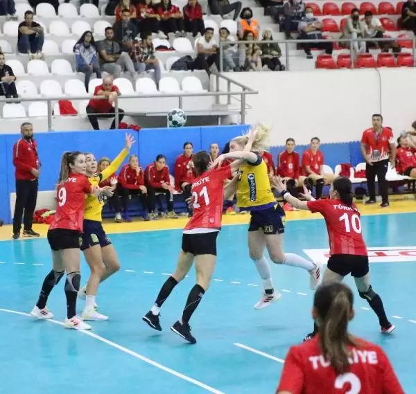 Kadın Hentbol Milli Takımı, İsveç'e 31-23 yenildi