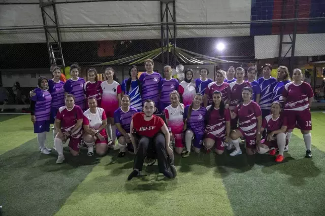 'Kadınlar futboldan anlamaz' algısını yenmek için sahaya çıktılar