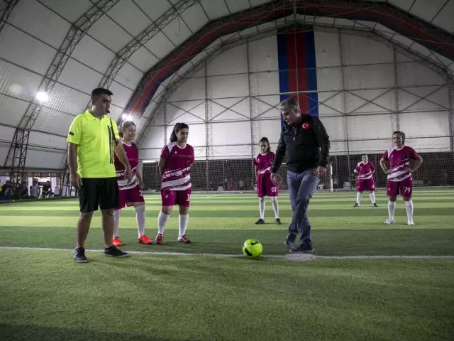 'Kadınlar futboldan anlamaz' algısını yenmek için sahaya çıktılar