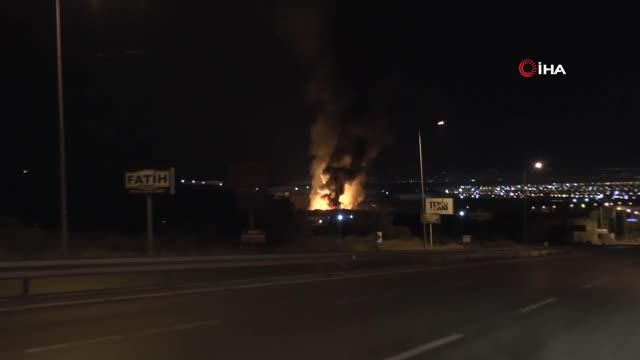kayseri de fabrika yangini alevler geceyi aydinlatti