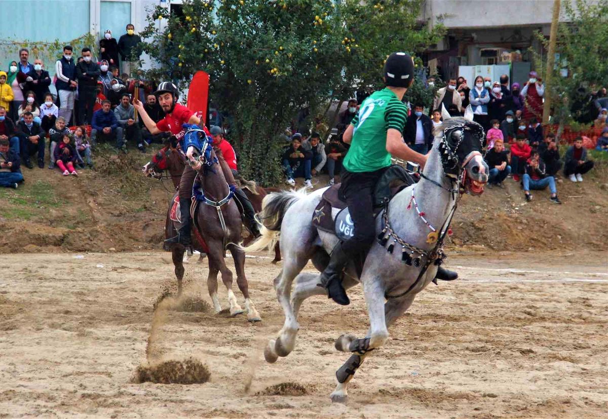 Kocaeli'de cirit şöleni nefes kesti