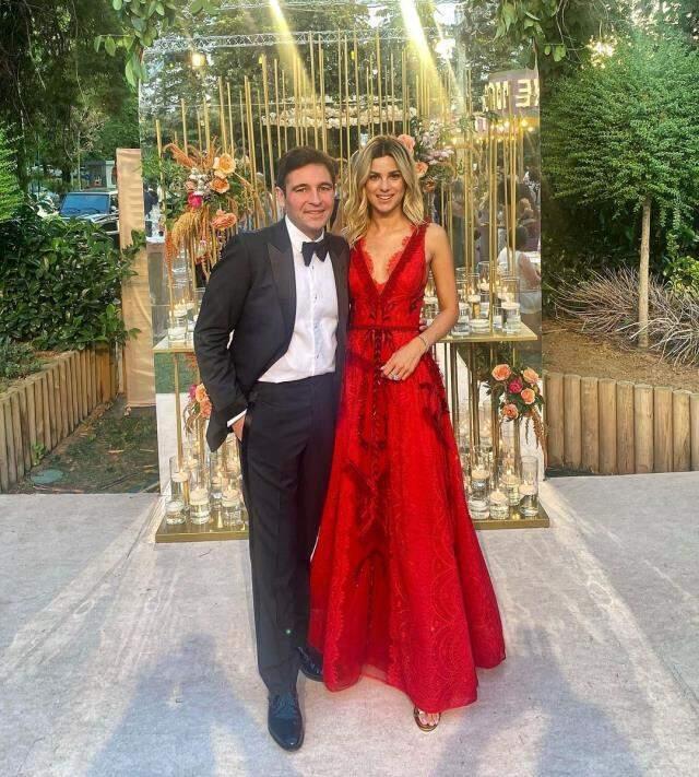 Üç yıllık aşkta memnun son! Hacı Sabancı ve Nazlı Kayı sessiz sedasız evlendi